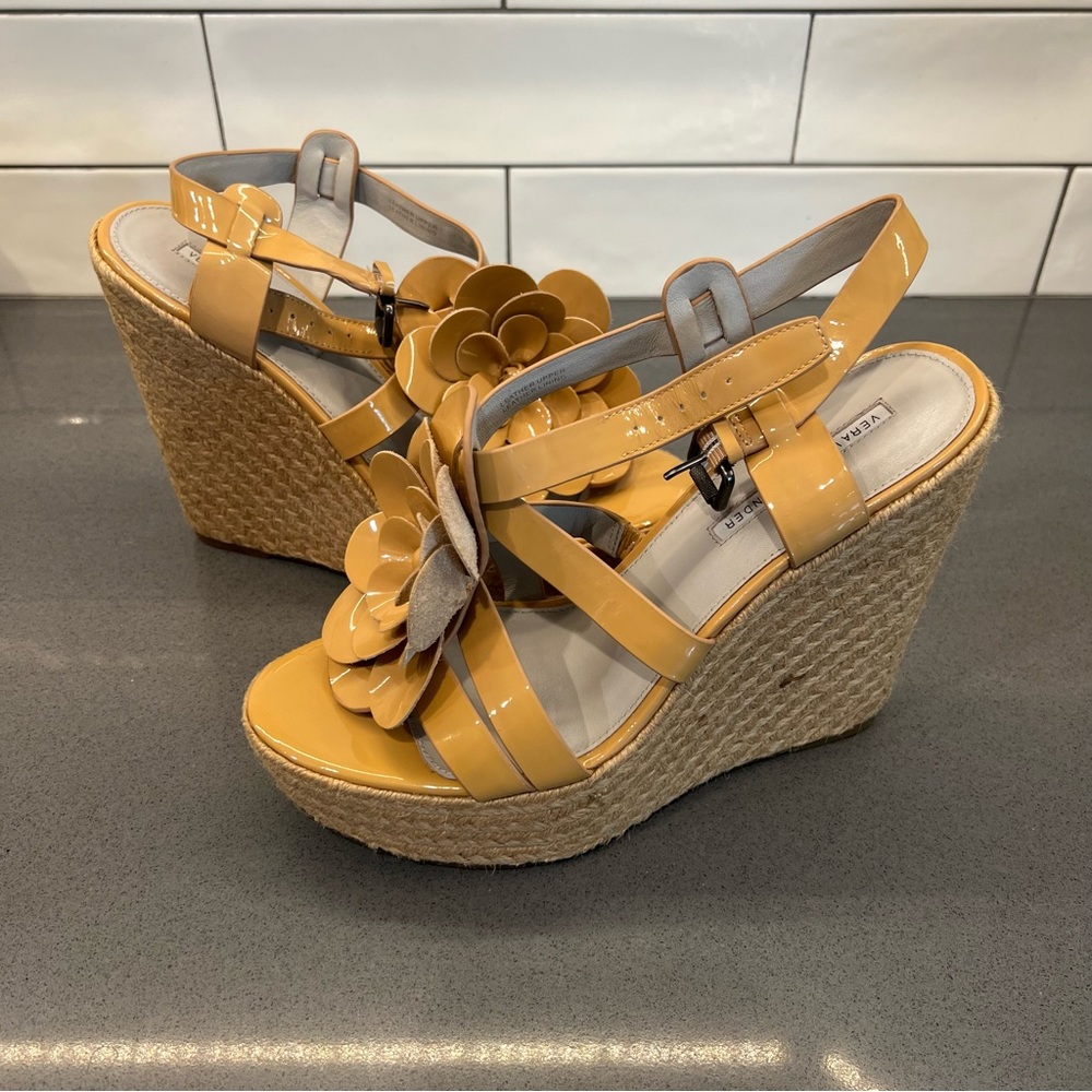 Vera Wang Lavender ~ Floral Espadrille Wedges with buckle. Size 10